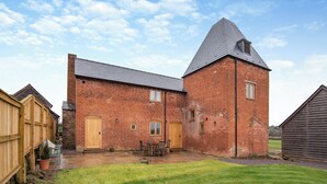 Exterior - 4 bedroom accommodation in Canon Pyon, near Hereford (Canon Pyon, near Hereford)