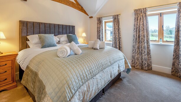 4 bedrooms, WiFi (free), bed sheets