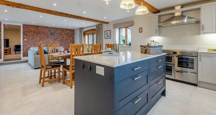 4 bedroom accommodation in Canon Pyon, near Hereford