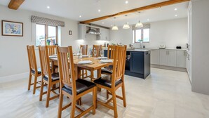 Dining - 4 bedroom accommodation in Canon Pyon, near Hereford (Canon Pyon, near Hereford)