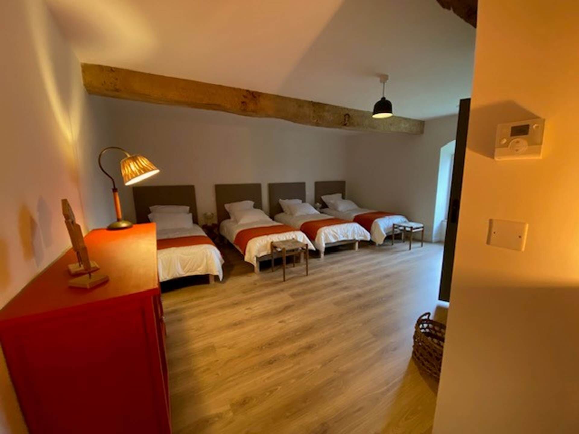 5 bedrooms, iron/ironing board, free WiFi, bed sheets