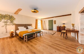 5 Schlafzimmer, Bügeleisen/Bügelbrett, kostenloses WLAN, Bettwäsche