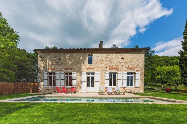 la Maison de Ninette avec son couloir de nage