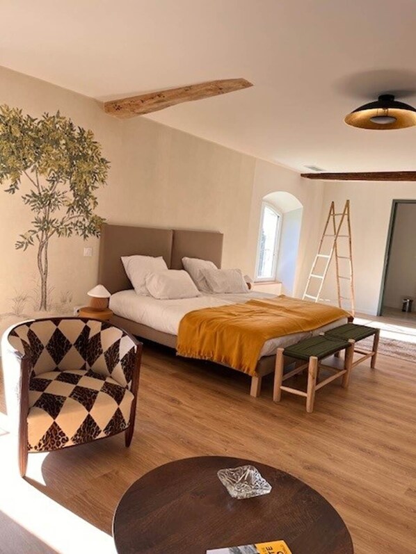 5 chambres, fer et planche à repasser, Wi-Fi gratuit, draps fournis