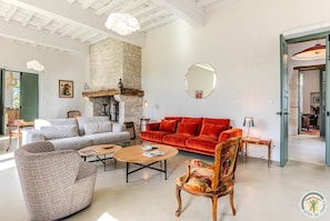 TV, fireplace, table football, stereo - LA Maison DE Ninette (Castelculier)