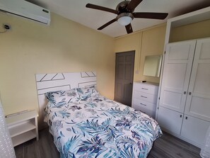 2 chambres, fer et planche à repasser, Wi-Fi gratuit, draps fournis