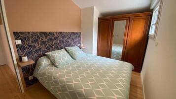 1 chambre, fer et planche Ă repasser, lit parapluie, Wi-Fi gratuit