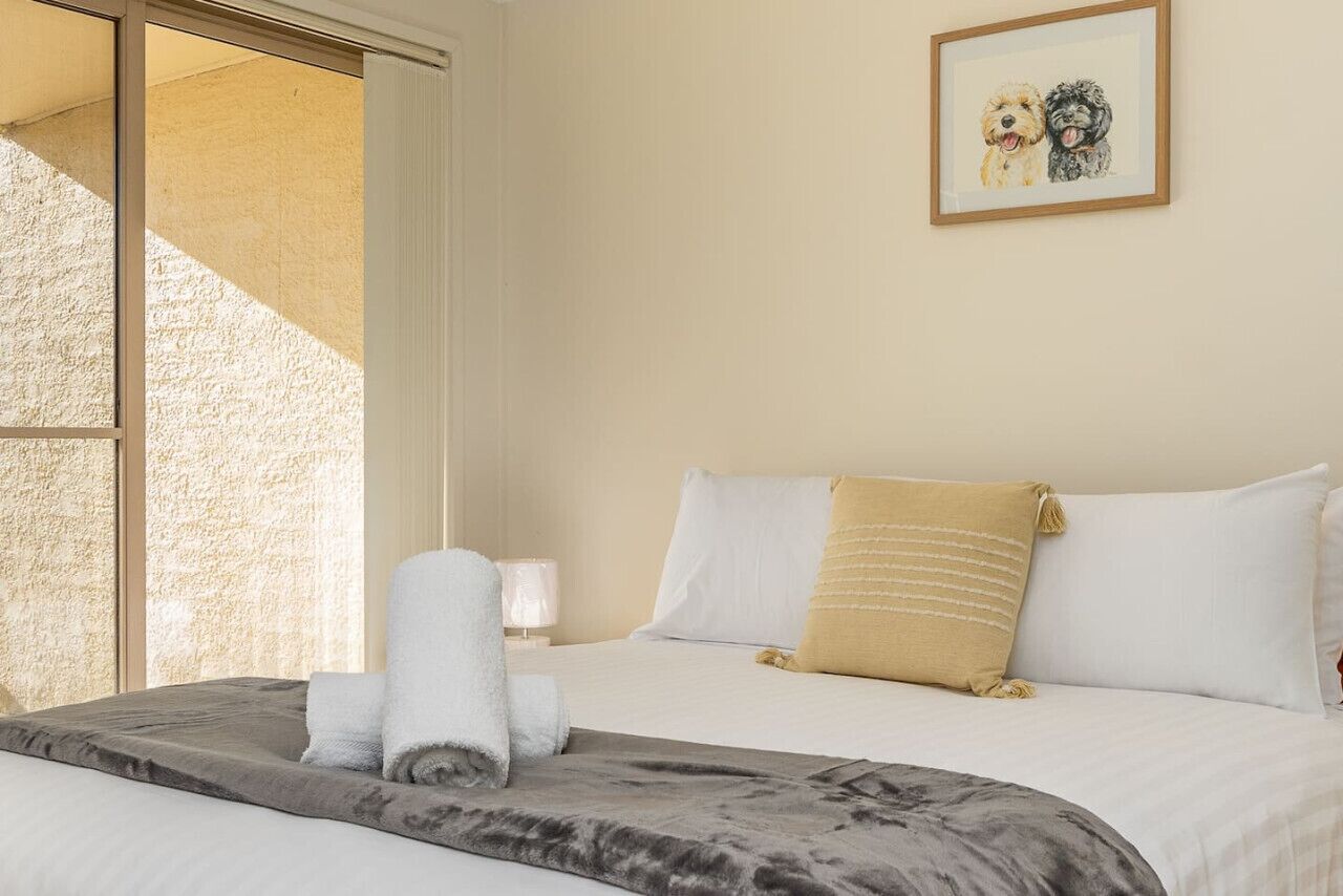 2 quartos, ferros/tábuas de passar roupa, Wi-Fi, roupa de cama