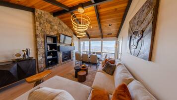 TV, fireplace, stereo
