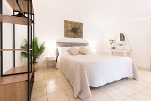 2 soverom, strykejern/-brett, reiseseng for barn og wi-fi (inkludert)