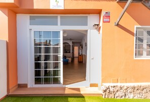 Exterior detail - Casa Mimosa - Amazing Roof Terrace, within 5 minutes of all local amenities  (Castillo Caleta de Fuste)