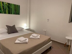 1 bedroom, iron/ironing board, travel crib, free WiFi - One-bedroom Apartment with Partially Sea View Aloha (Kithira)