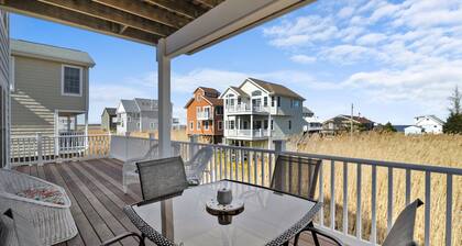 Sleeps 12. Near Bowers Beach, DE Turf, Speedway, AF Base, Casino. New Listing!