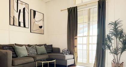 The Harrison H / 1BR/1BA Downtown Apt