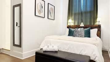 1 habitación, tabla de planchar con plancha, wifi y ropa de cama