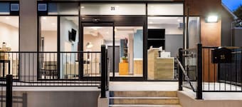 Days Inn By Wyndham Staten Island
