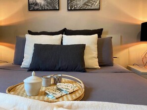 2 bedrooms, desk, iron/ironing board, free WiFi