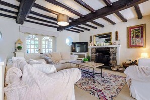 Televisión, chimenea