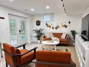Living area - Garden's Grace: Whispers
 (Silver Spring)