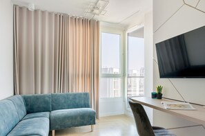 Leilighet, 1 soverom, balkong | Oppholdsrom | Kontorer