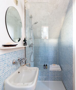 Shower, hair dryer, towels, soap - Ezio Marchi House - Casina di Sotto (2 people) (Bettolle)