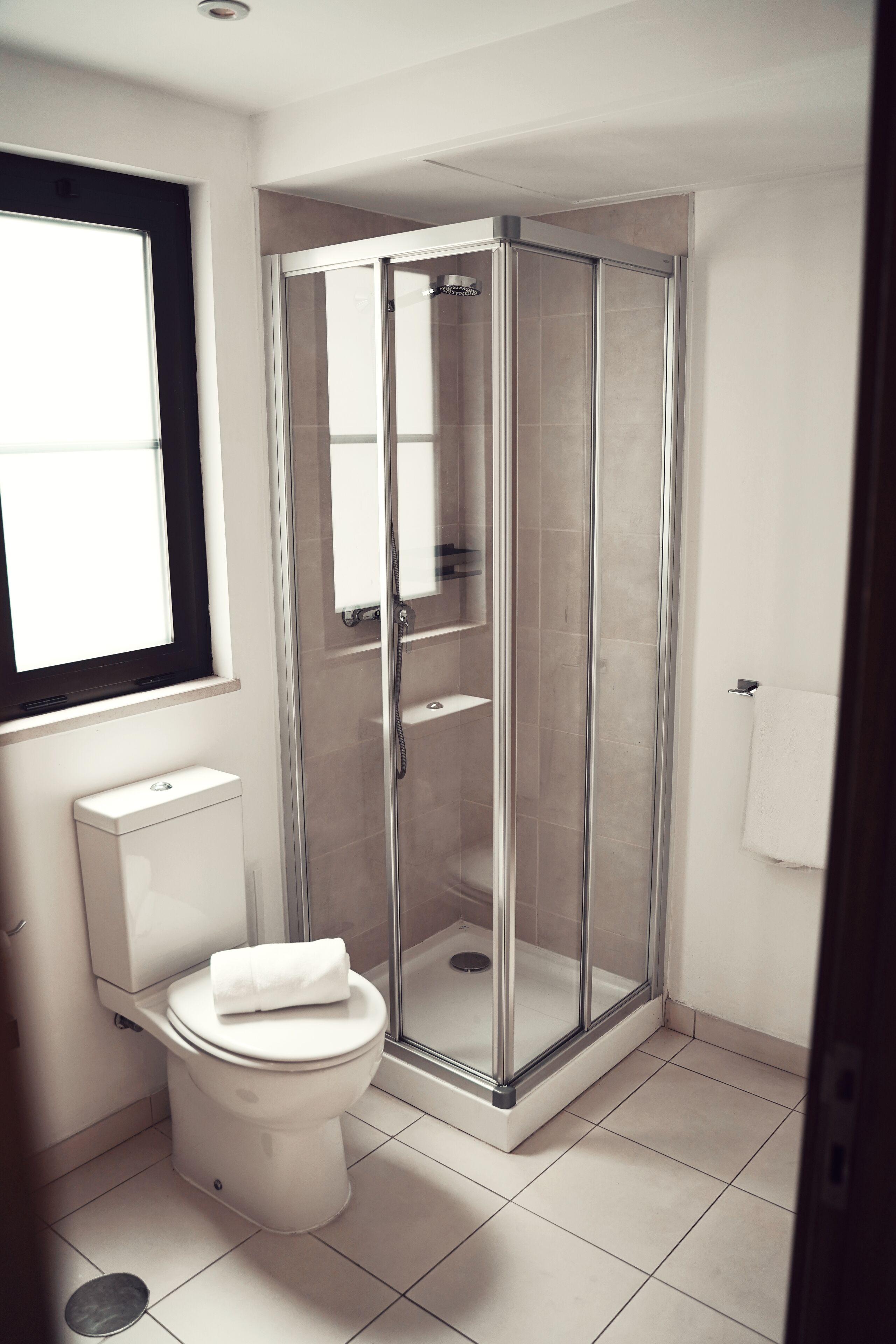Villa | Bathroom | Combined shower/tub, deep soaking tub, hair dryer, towels