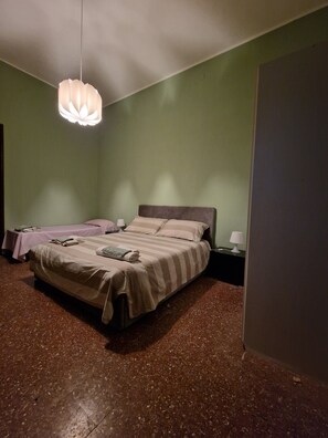 1 bedroom, WiFi, bed sheets - Apartment located in the historic center (Catania)