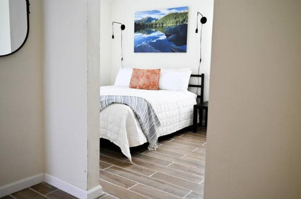 2 slaapkamers, een bureau, een strijkplank/strijkijzer, gratis wifi