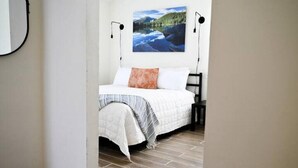 Room - Farmhouse Escape w/Mountain Views (Tolleson)