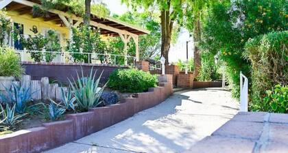 Farmhouse Escape w/Mountain Views