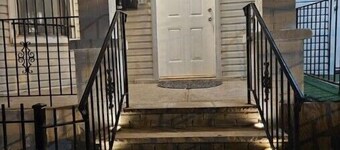 Large 3 brm 2 bth, Near EWR/NYC/Prudential Center and Penn Station