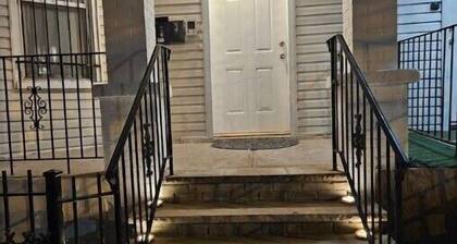 Large 3 brm 2 bth, Near EWR/NYC/Prudential Center and Penn Station