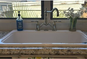 Hair dryer, soap - Tranquil and charming mobile home, single wide, newly remodeled - Coastal Decor (Calimesa)