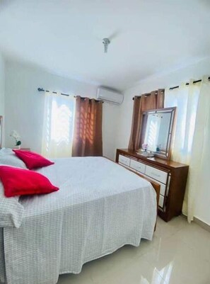 3 bedrooms, iron/ironing board, free WiFi - Family Modern Apartment w Pool & Near the beach (Punta Cana)