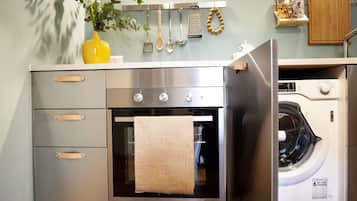 Appartamento | Cucina privata | Macchina per caffè espresso, bollitore elettrico