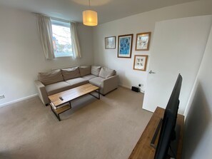 Living area - Charming Studio Flats Amazing Location (Richmond)