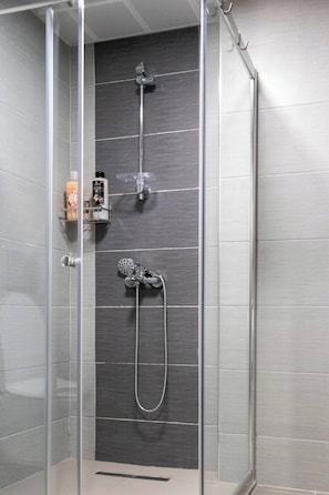 Apartment, 1 Bedroom, Accessible, Balcony | Bathroom shower
