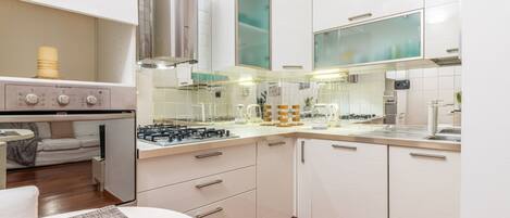 Fridge, microwave, oven, coffee/tea maker