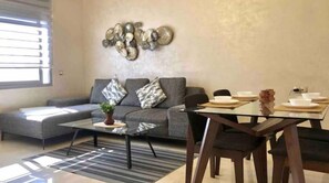 Dining - Appartement Parallèle à la Corniche (Tanger)