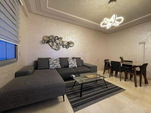 Living area - Appartement Parallèle à la Corniche (Tanger)