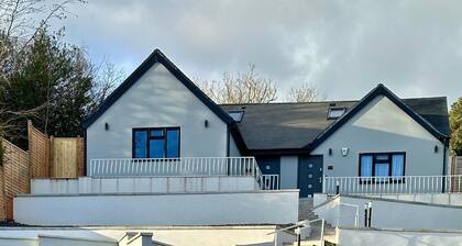 House in Croydon Welcomes you to Comfort and Style