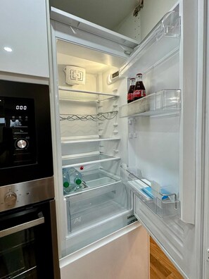 House | Interior - House in Croydon Welcomes you to Comfort and Style (Croydon)