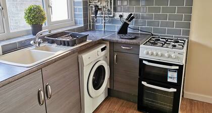 3bed Full House - Free Parking - Family Friendly!