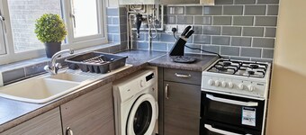 3bed Full House - Free Parking - Family Friendly!