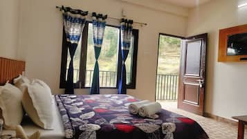 Habitación Deluxe, vistas a la colina | Sistema de insonorización y wifi gratis
