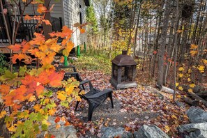 Terrace/patio - Chalet EVA - Nature, plein air et détente -Au pied du Mont Adstock (Adstock)