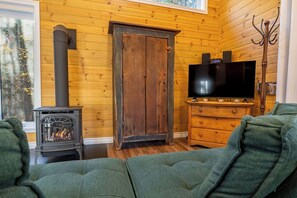Smart-TV, Kamin, Stereoanlage