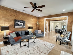 Smart TV, fireplace