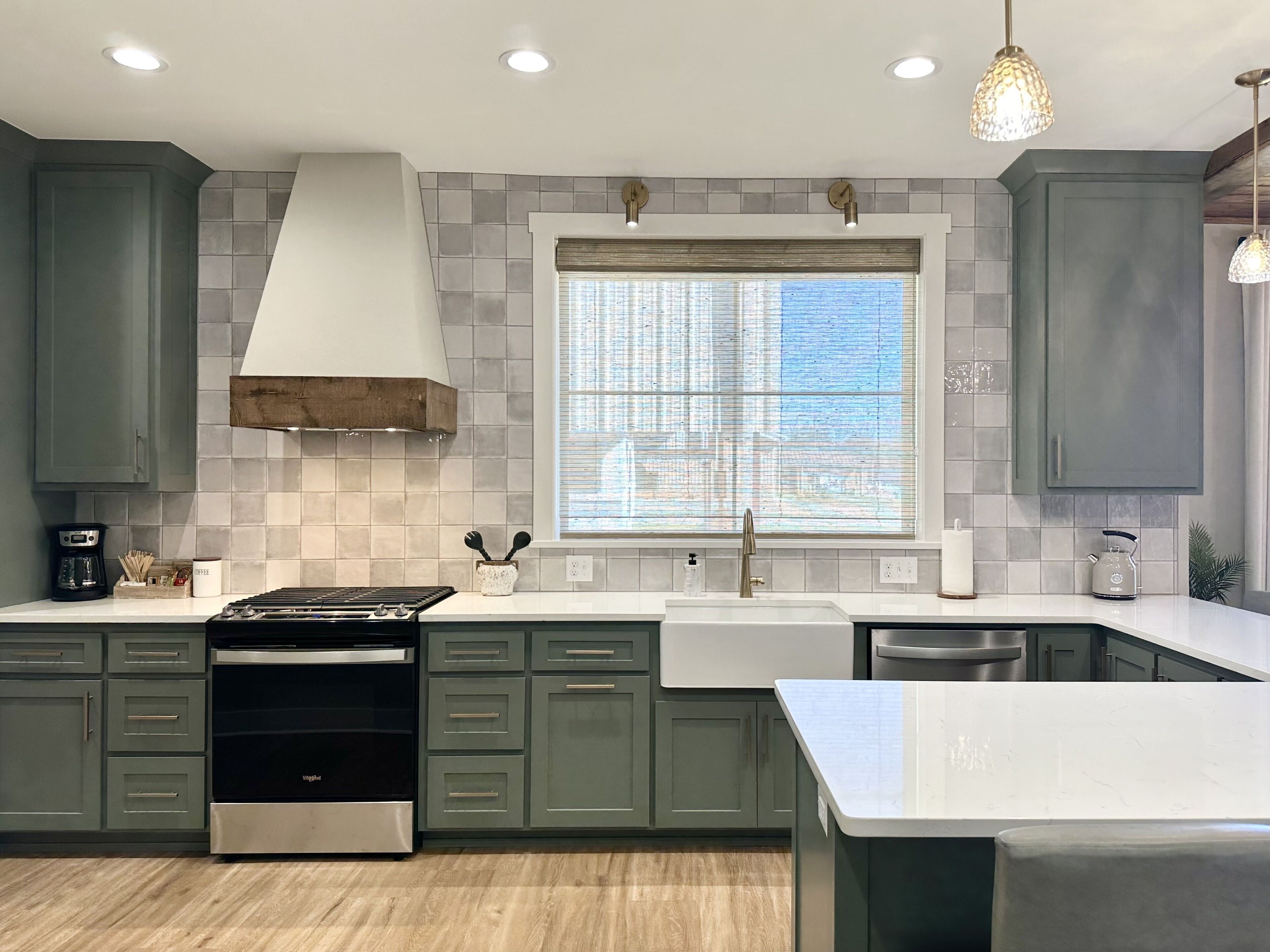 Micro-ondes, four, plaque de cuisson, lave-vaisselle