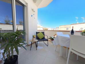 Apartment | Terrace/patio